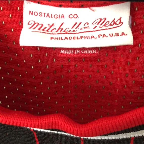 Mitchell & Ness #33 Bulls PIPPEN Jersey Authentic - Picture 7 of 8